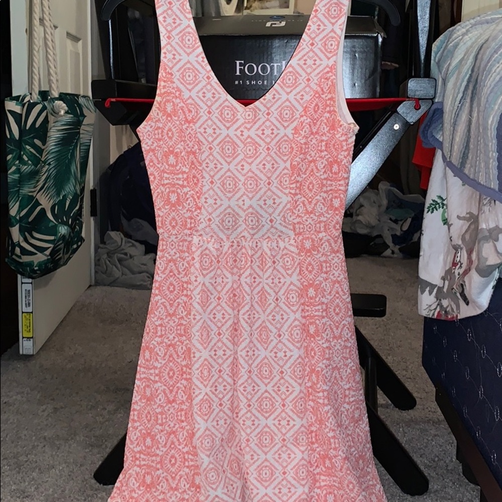 Summery dress with pink and white print